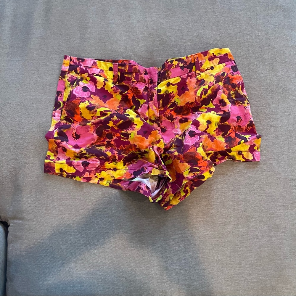 Flower pattern, zipper, clasp closure